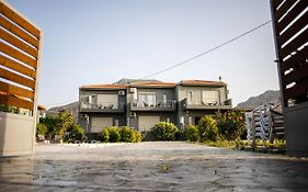 Isola Apartments